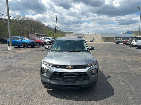 Used 2021 Chevrolet TrailBlazer LS FWD image 2