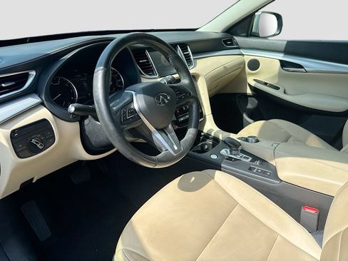 Used 2019 INFINITI QX50 Luxe w/ Cargo Package FWD image 10
