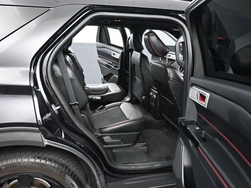 Used 2023 Ford Explorer ST-Line w/ Class IV Trailer Tow Package image 17