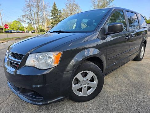Used 2012 Dodge Grand Caravan SXT FWD image 1