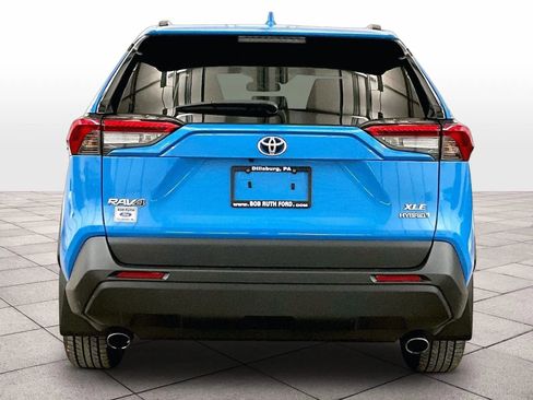 Used 2019 Toyota RAV4 XLE image 4