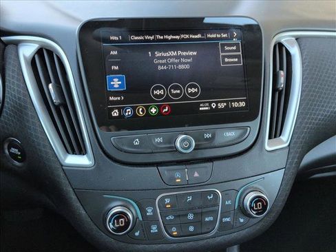 Used 2025 Chevrolet Malibu LT image 12