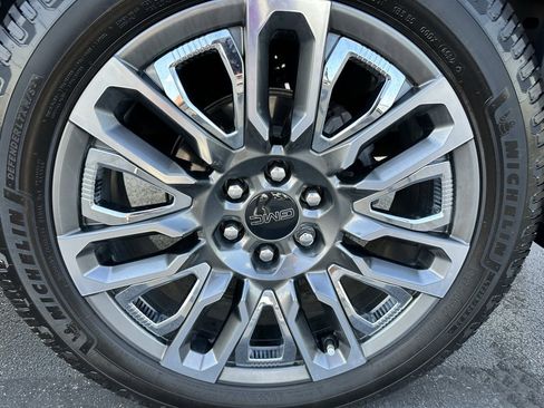 Used 2024 GMC Sierra 1500 Denali Ultimate image 35