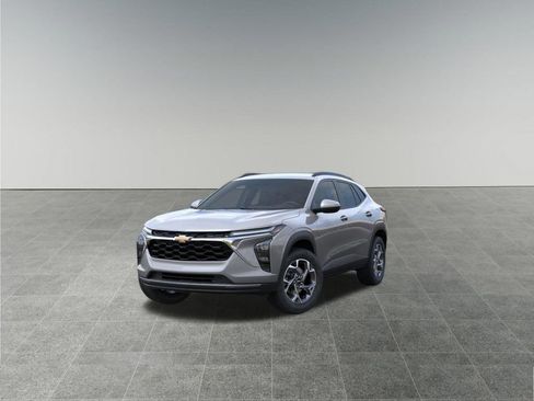 New 2026 Chevrolet Trax LT w/ Driver Confidence Package image 8