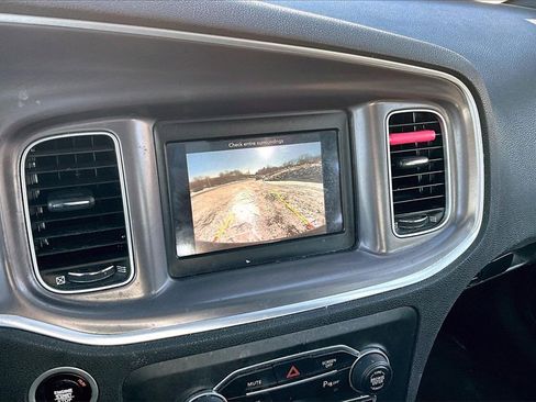 Used 2021 Dodge Charger SXT w/ Leather Interior Group image 17