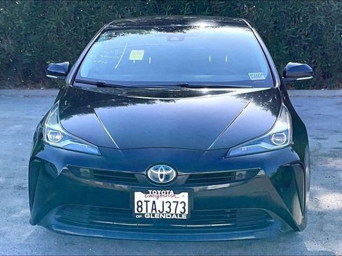 Used 2021 Toyota Prius XLE FWD image 2