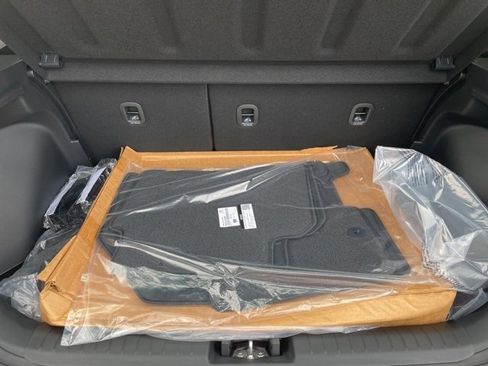 New 2025 Hyundai Venue SEL image 18