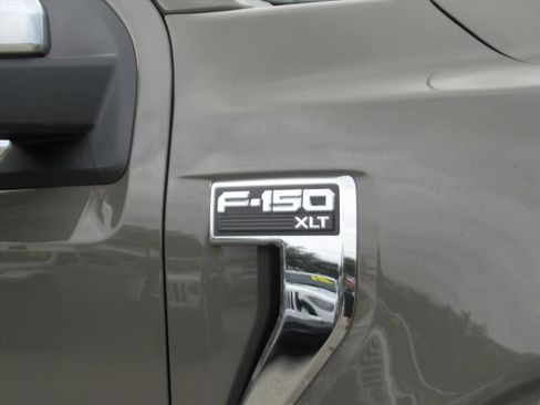 Used 2025 Ford F150 XLT w/ Equipment Group 302A MID image 9