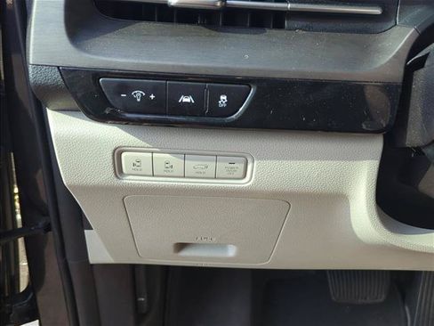 Used 2024 Kia Carnival SX FWD image 11