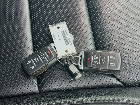 Used 2020 RAM 1500 Limited w/ Body Color Bumper Group image 33