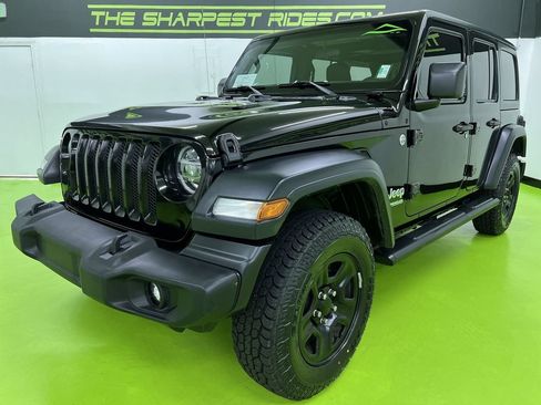 Used 2020 Jeep Wrangler Unlimited Sport AWD/4WD image 5
