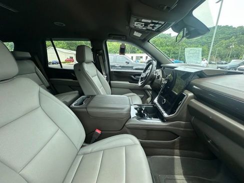 Used 2026 GMC Yukon Elevation AWD/4WD image 9