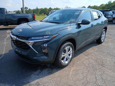 New 2026 Chevrolet Trax LS FWD image 1
