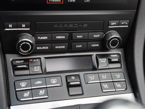 Used 2024 Porsche 718 Boxster image 24