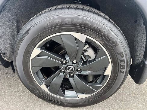 Certified 2025 Nissan Rogue SV w/ SV Premium Package FWD image 10