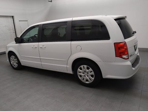 Used 2017 Dodge Grand Caravan SE FWD image 3