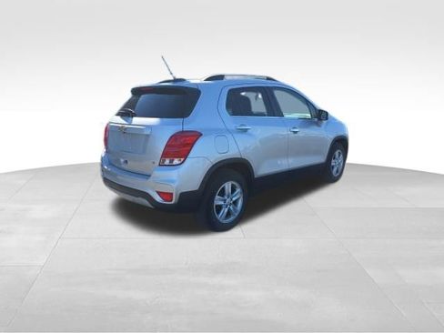 Certified 2019 Chevrolet Trax LT w/ LT Convenience Package FWD image 5