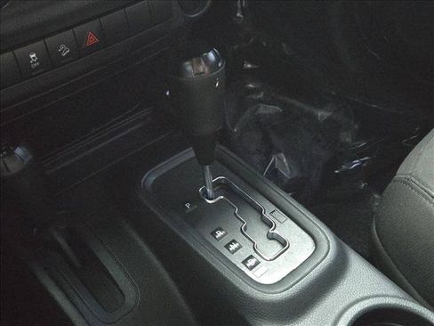 Used 2015 Jeep Wrangler Sport AWD/4WD image 12