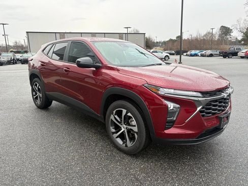 Used 2024 Chevrolet Trax RS w/ Sunroof Package image 9