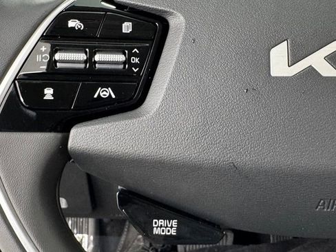 New 2026 Kia Niro EX FWD image 21