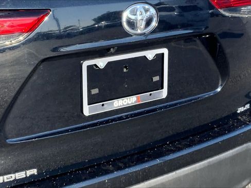 Used 2023 Toyota Highlander XLE FWD image 31