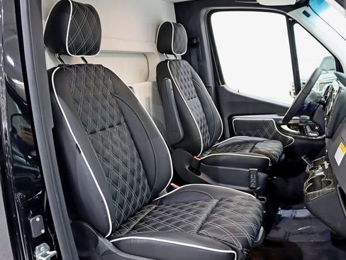 Used 2024 Mercedes-Benz Sprinter 3500 image 28