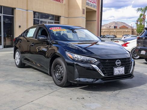 Used 2025 Nissan Sentra S image 2