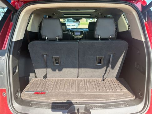 Used 2021 GMC Acadia Denali w/ Denali Technology Package FWD image 28