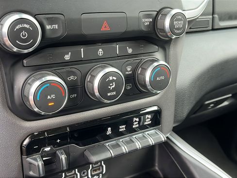 Used 2019 RAM 2500 Big Horn AWD/4WD image 18
