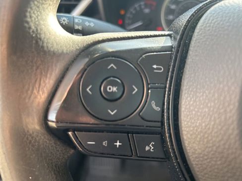 Used 2020 Toyota Corolla LE image 12