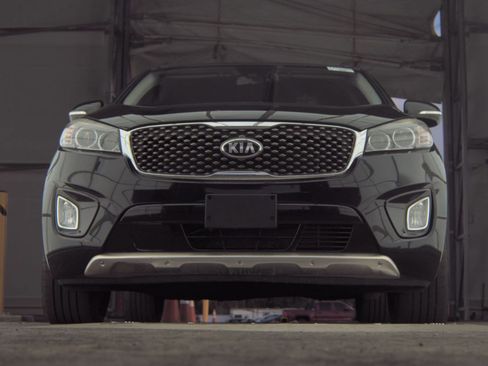Used 2017 Kia Sorento SX FWD image 4