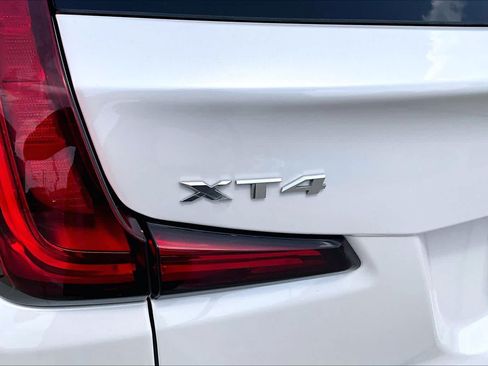 Used 2022 Cadillac XT4 Premium Luxury w/ Enhanced Visibility Package FWD image 30