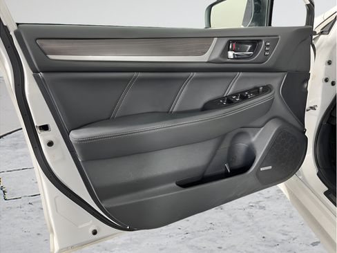 Used 2019 Subaru Legacy 3.6R Limited AWD/4WD image 9