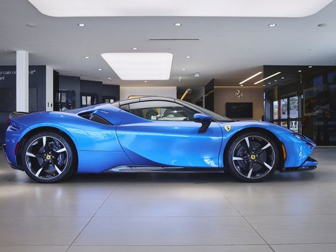 Used 2023 Ferrari SF90 Spider image 56