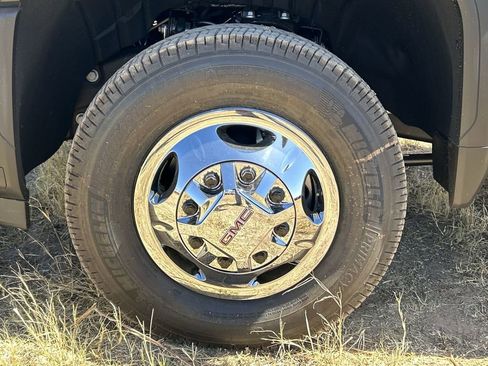 New 2026 GMC Sierra 3500 SLE w/ SLE Convenience Package RWD image 30