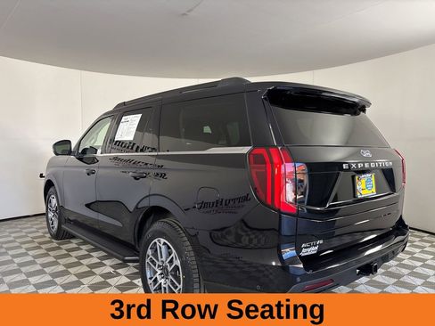 Used 2025 Ford Expedition Active AWD/4WD image 7