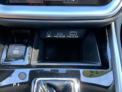 Used 2025 Subaru Legacy Limited image 28