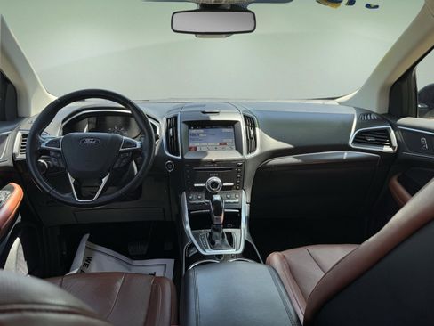 Used 2018 Ford Edge Titanium w/ Equipment Group 301A AWD/4WD image 22