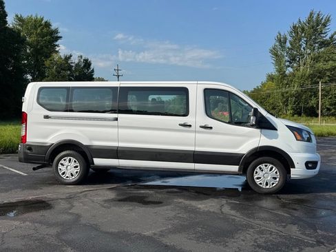 Used 2024 Ford Transit 350 XLT RWD image 4