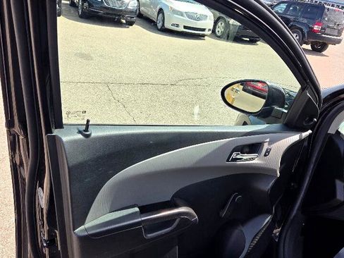 Used 2014 Chevrolet Sonic LS image 10