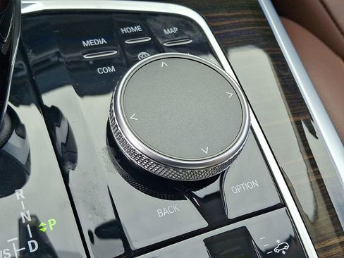 Used 2021 BMW X7 xDrive40i w/ Premium Package image 25