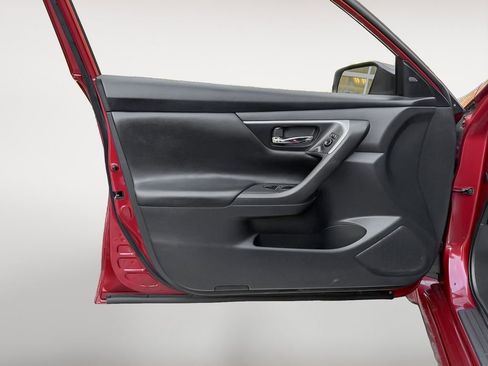 Used 2017 Nissan Altima 2.5 SV image 14