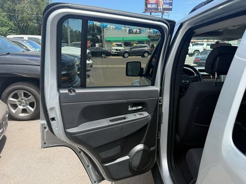 Used 2011 Jeep Liberty Sport w/ Popular Equipment Group AWD/4WD image 12