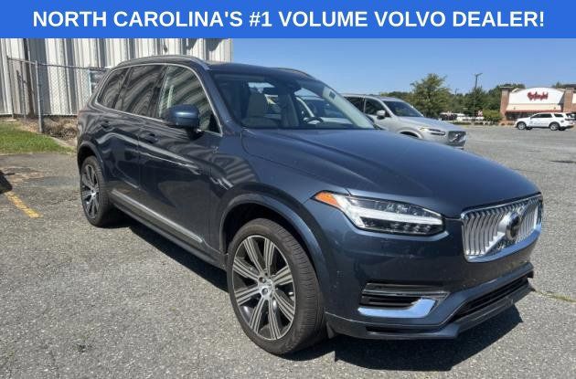 Used 2025 Volvo XC90 T8 Ultra w/ Protection Package Premier AWD/4WD image 1