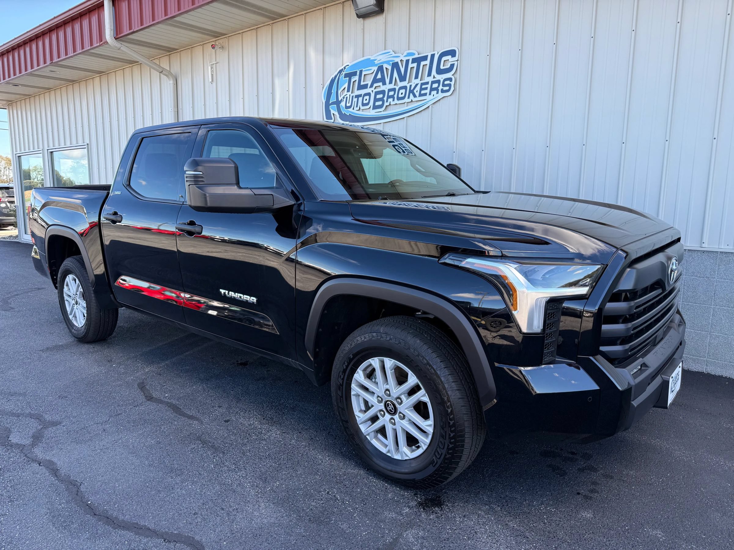 Used 2026 Toyota Tundra SR5 w/ SR5 Convenience Package AWD/4WD image 3