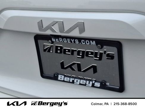 Certified 2024 Kia Niro LX FWD image 33