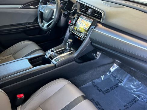 Used 2017 Honda Civic Touring image 15