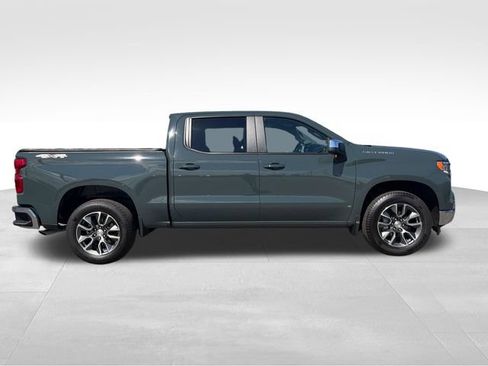 Used 2025 Chevrolet Silverado 1500 LT AWD/4WD image 9