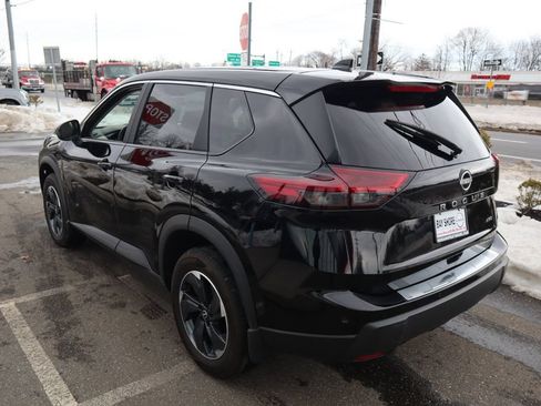 Certified 2025 Nissan Rogue SV AWD/4WD image 7