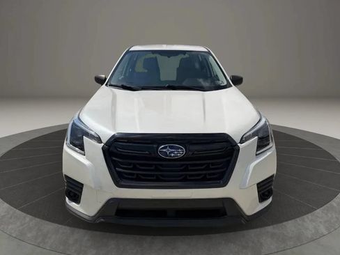 Used 2023 Subaru Forester AWD/4WD image 2